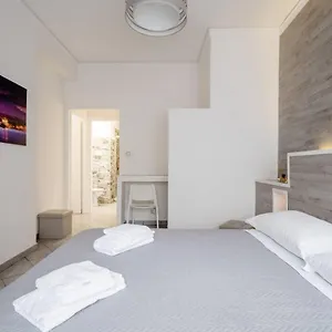 https://vecchia-ognina.catania-hotels.net